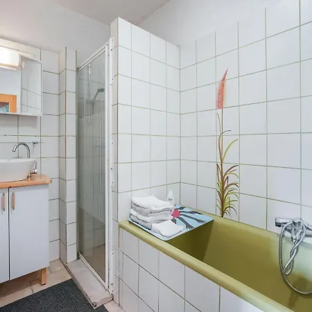 Serene In With Terrace And Nature Garden Dom wakacyjny