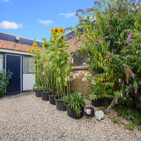 Serene In With Terrace And Nature Garden *