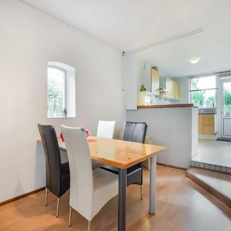 Serene In With Terrace And Nature Garden