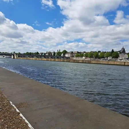 Dom wakacyjny Serene In With Terrace And Nature Garden *